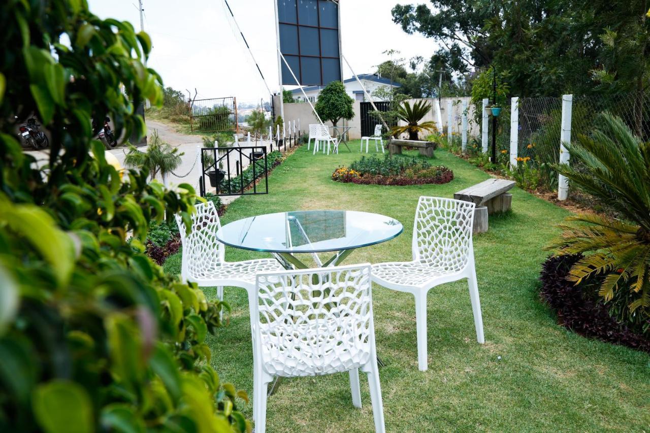 Paradise Perfect - Non Smoking Non Alcoholic No Unmarried Couples Udagamandalam Exterior foto