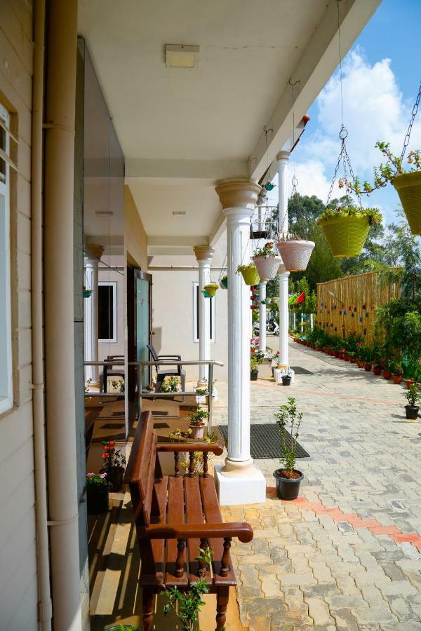 Paradise Perfect - Non Smoking Non Alcoholic No Unmarried Couples Udagamandalam Exterior foto